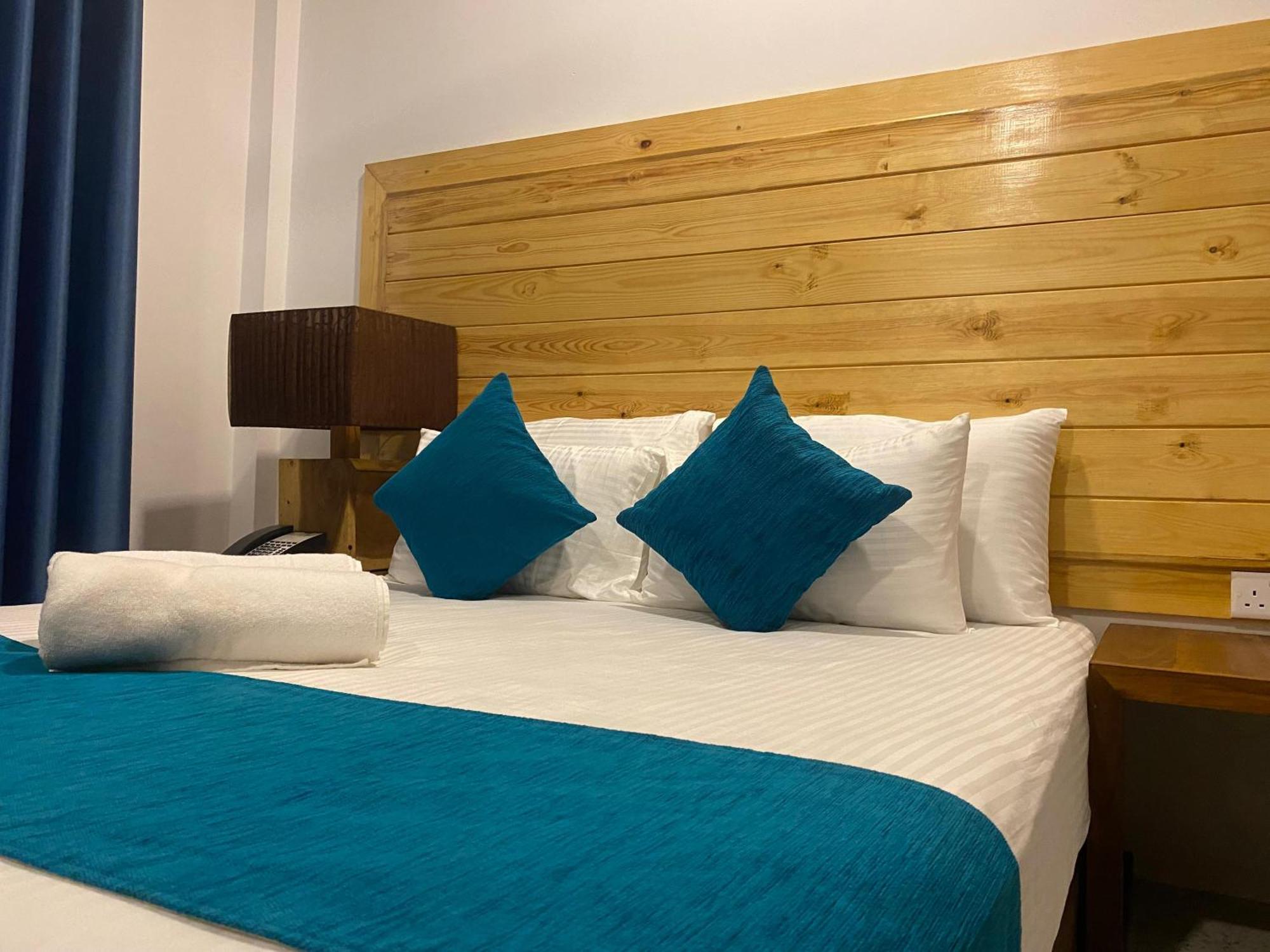 Trinco Beach Resort Trincomalee Exterior photo