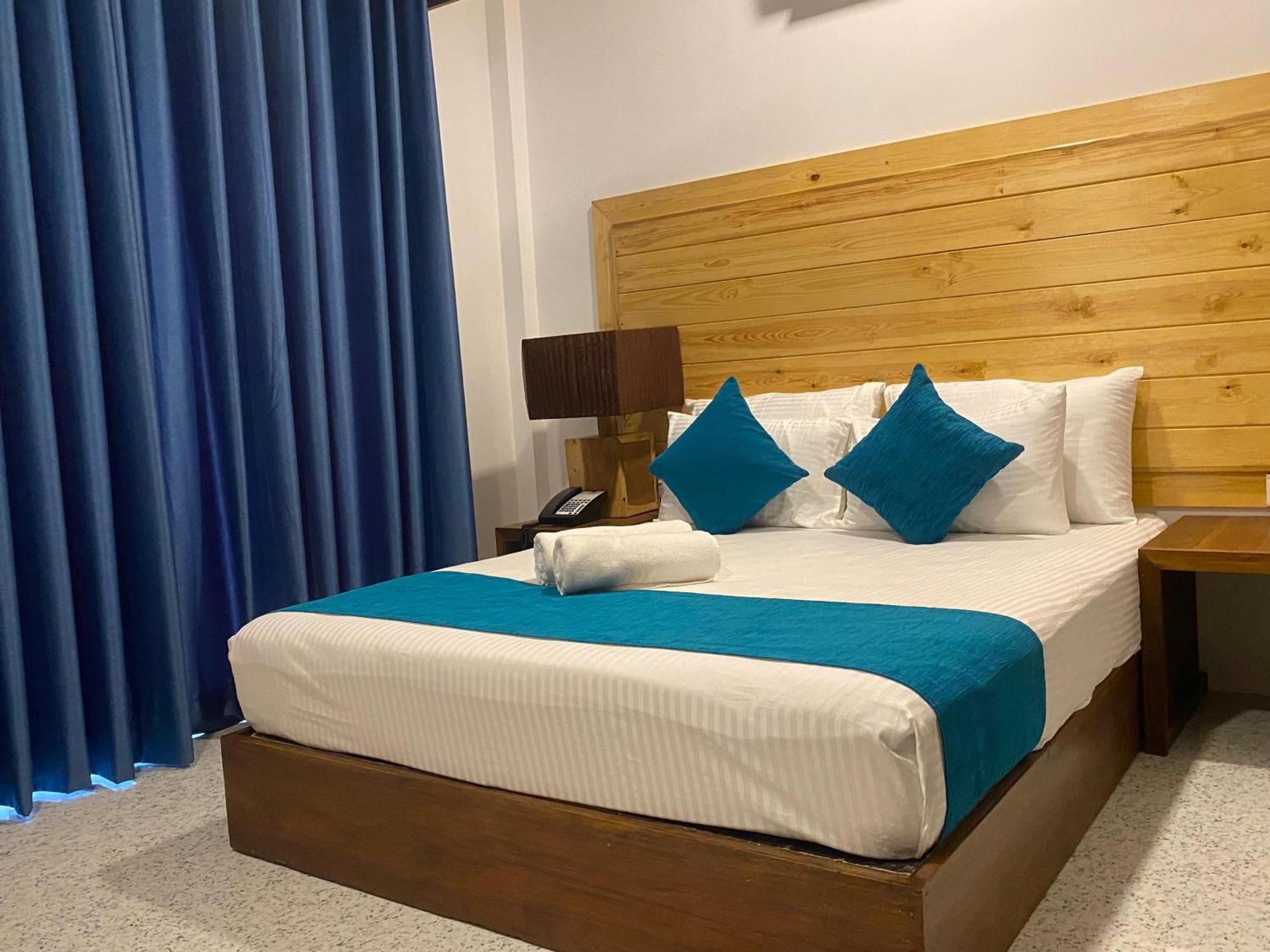 Trinco Beach Resort Trincomalee Exterior photo