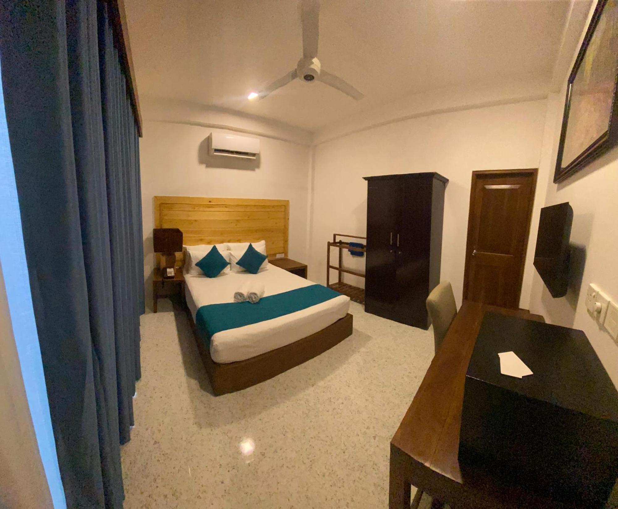 Trinco Beach Resort Trincomalee Exterior photo