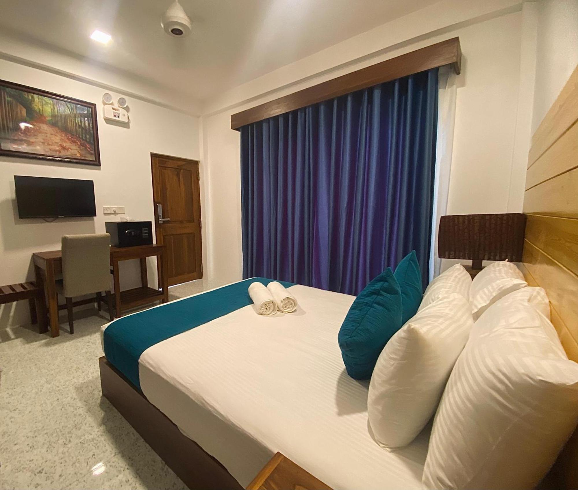 Trinco Beach Resort Trincomalee Exterior photo