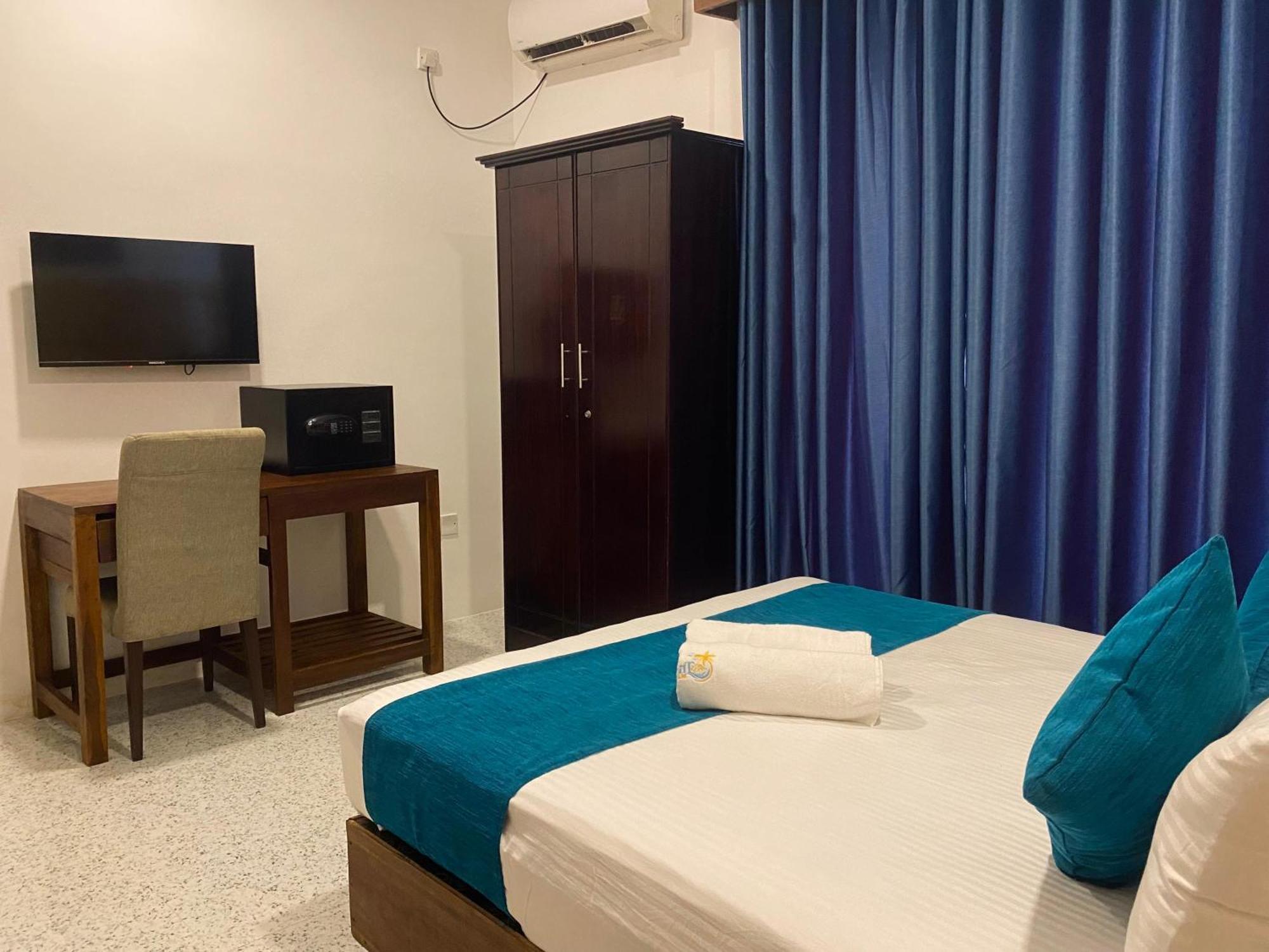 Trinco Beach Resort Trincomalee Exterior photo