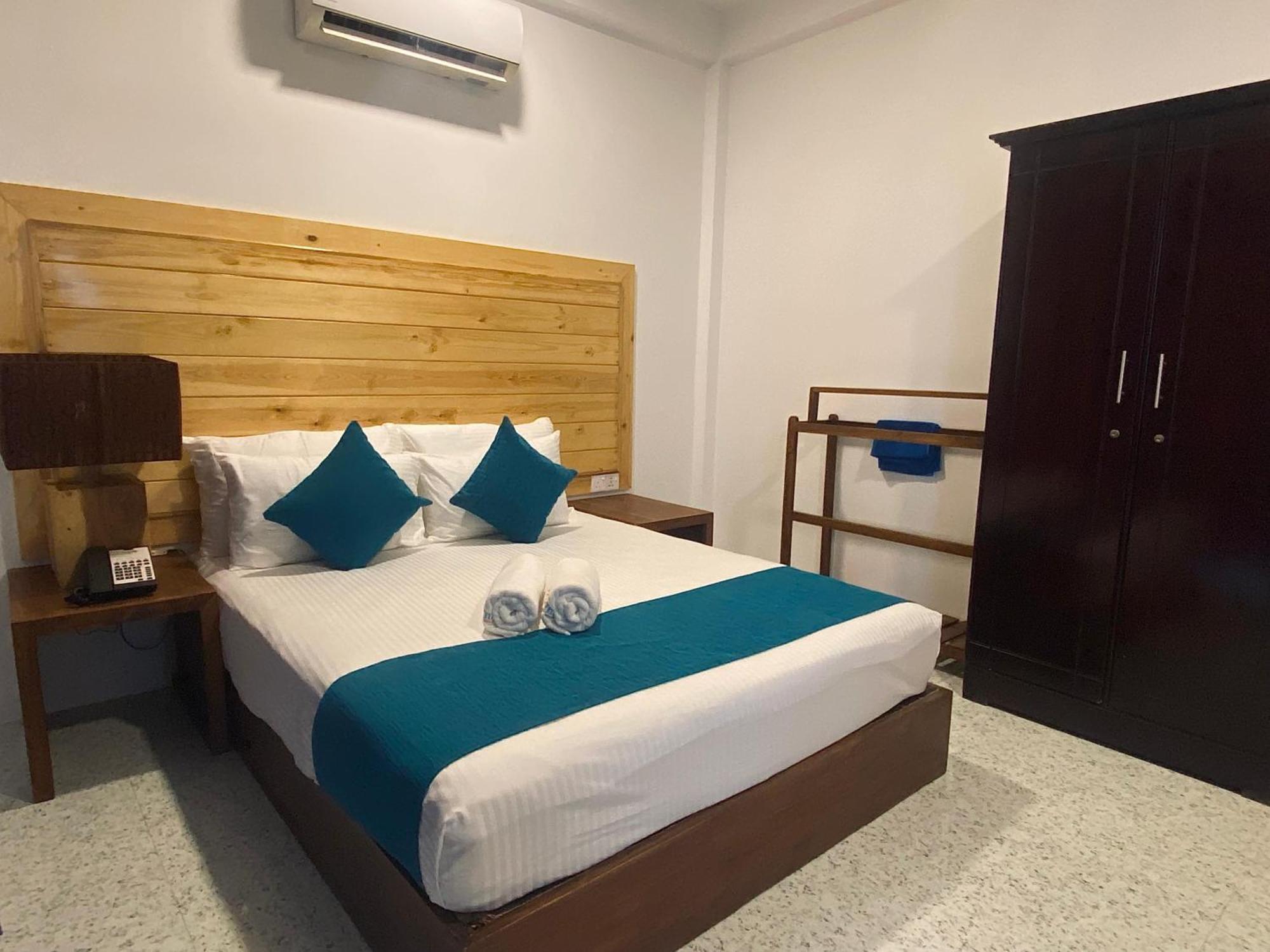 Trinco Beach Resort Trincomalee Exterior photo